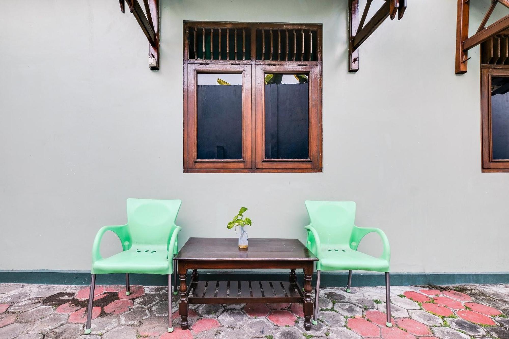 Spot On 92068 Pudja Kesuma Homestay Syariah Yogyakarta Exteriör bild