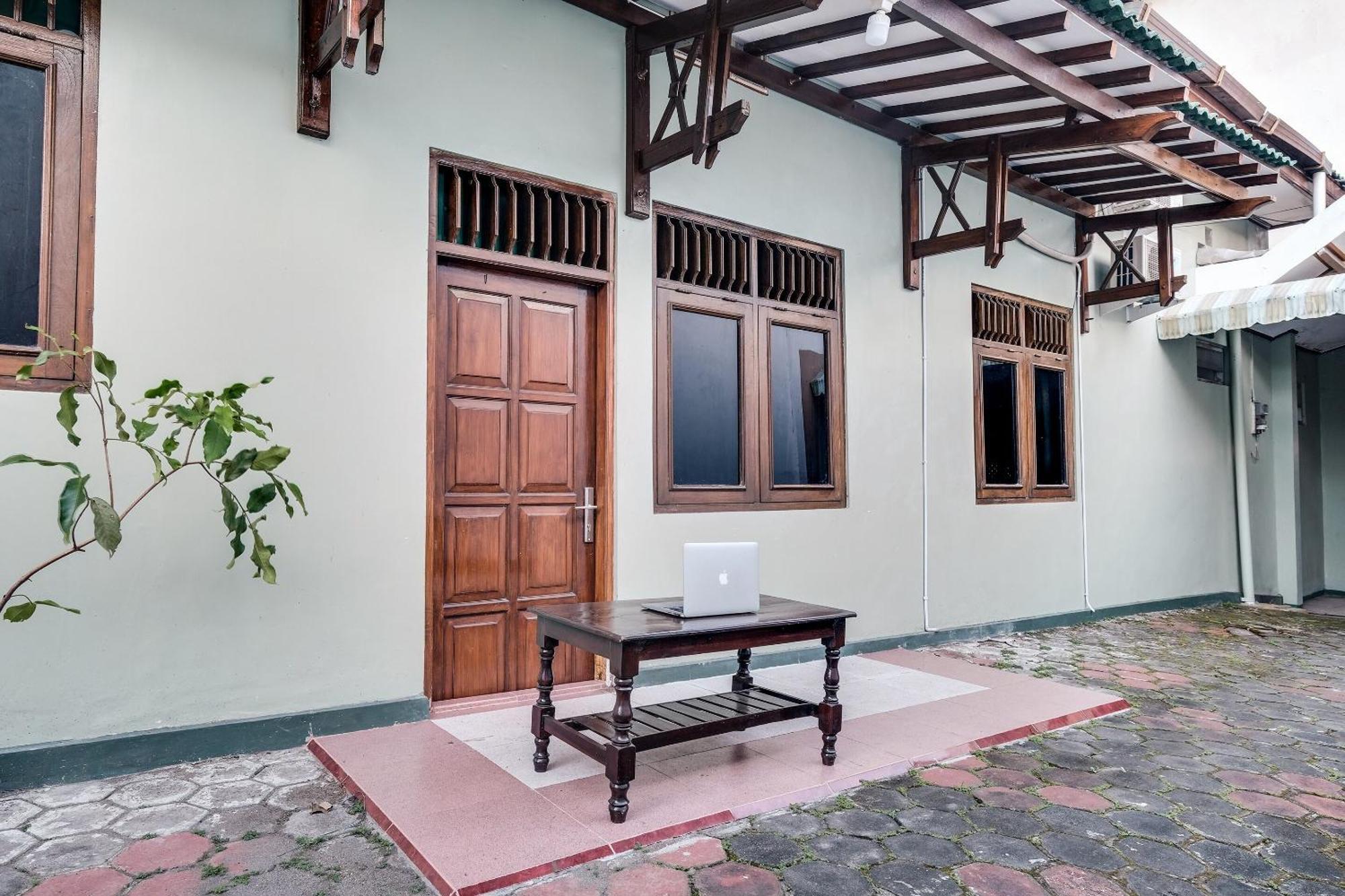 Spot On 92068 Pudja Kesuma Homestay Syariah Yogyakarta Exteriör bild
